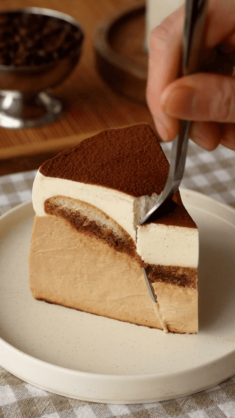 티라미수 바스크 치즈케이크 Thumbnail