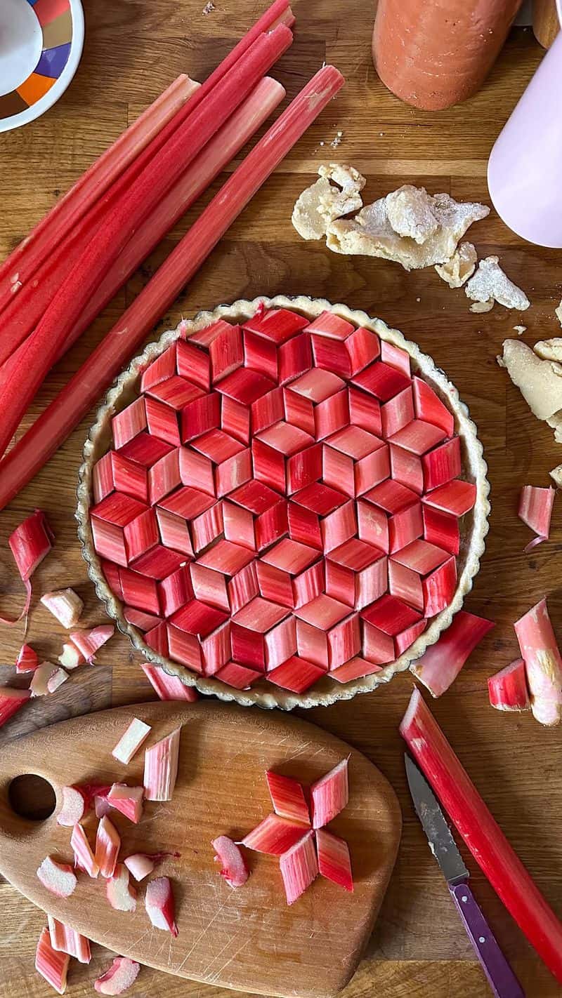 기하학 패턴 루바브 타르트 Thumbnail