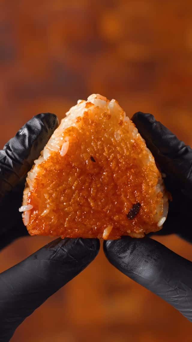 치즈 품은 매콤 삼각김밥 Thumbnail