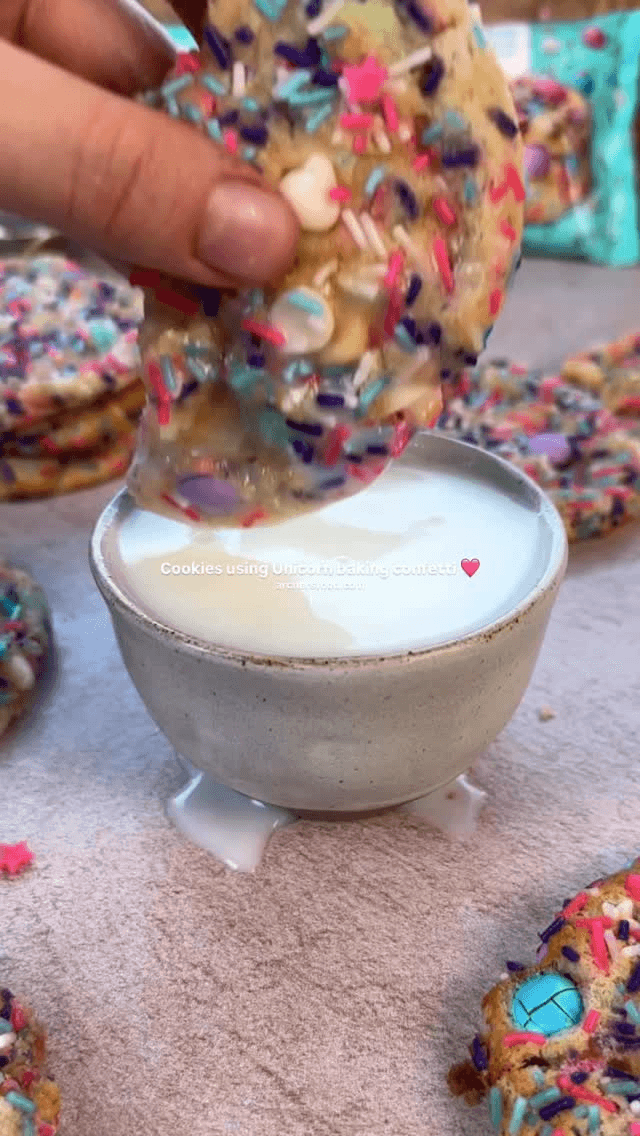 Unicorn Confetti Cookies Thumbnail