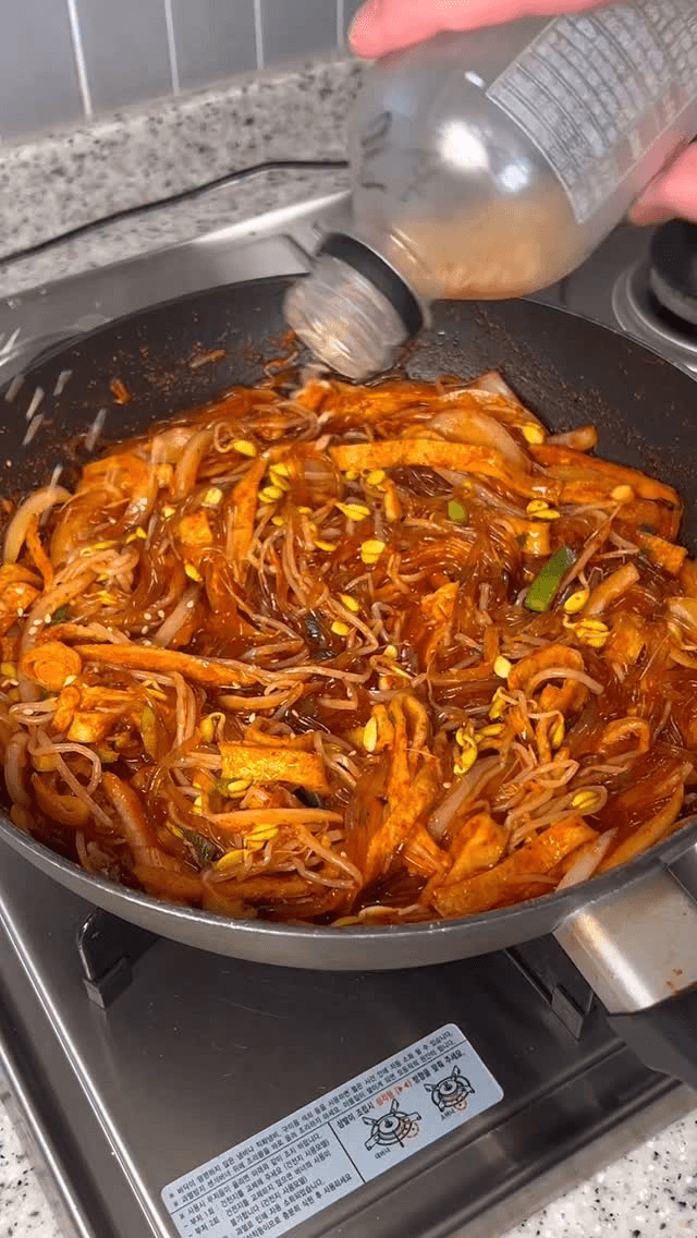 빨간 콩나물 잡채 Thumbnail