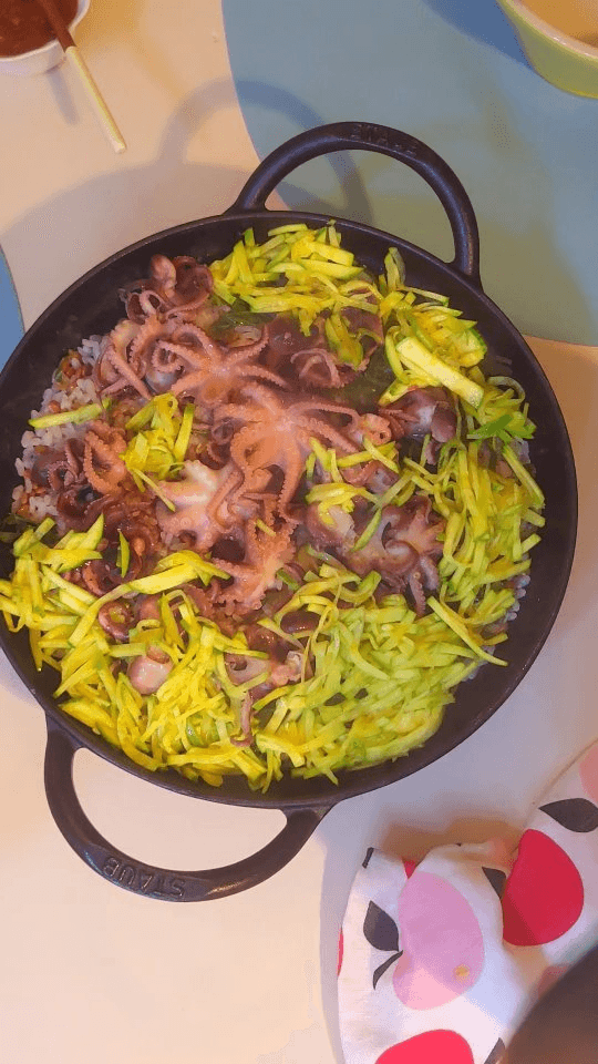 쭈꾸미 솥밥 만들기 Thumbnail