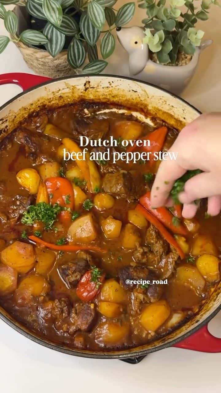 더치 오븐 소고기 고추 스튜 Thumbnail