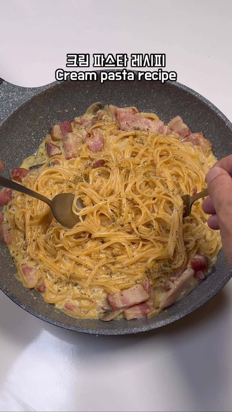 꾸덕한 원팬 크림 파스타 Thumbnail
