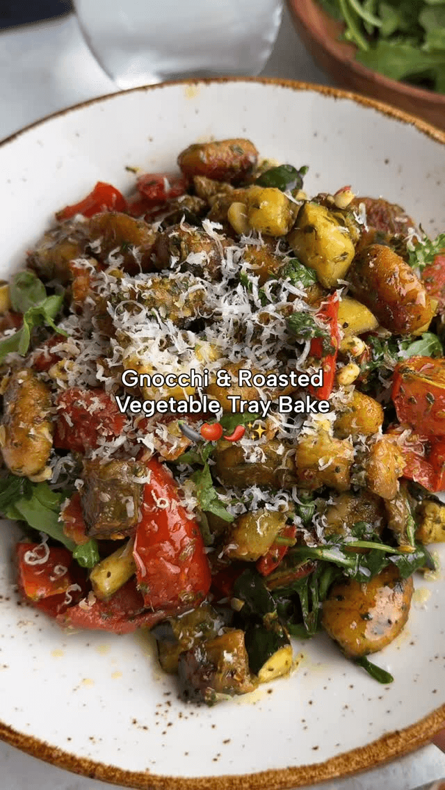뇨끼 & 구운 채소 페스토 트레이 베이크 Thumbnail