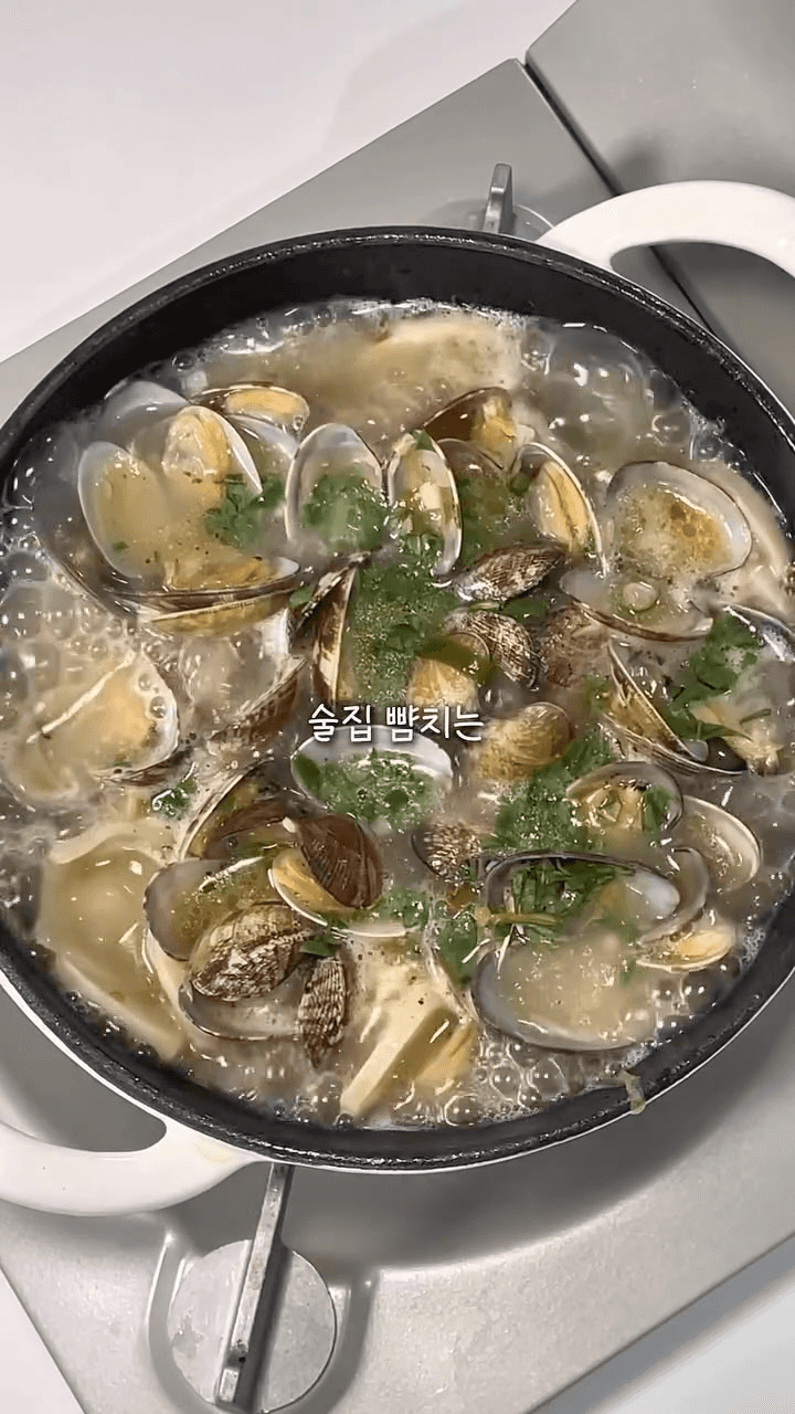 바지락 술찜 수제비 Thumbnail