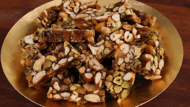 Crunchy nut candy (Yeot-gangjeong)