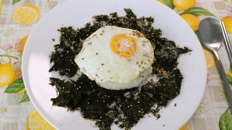 Egg rice (Gyeranbap)