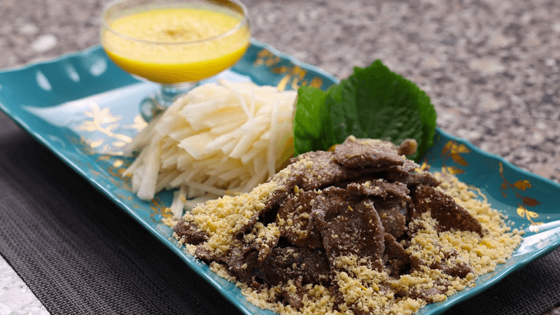 Pan-cooked beef salad (Sogogi chapssal-gui)