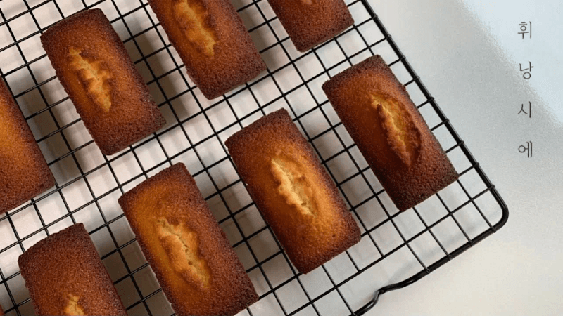 [홈베이킹] 정말 맛있는 오리지널 휘낭시에 만들기 🧈 / Financier Thumbnail