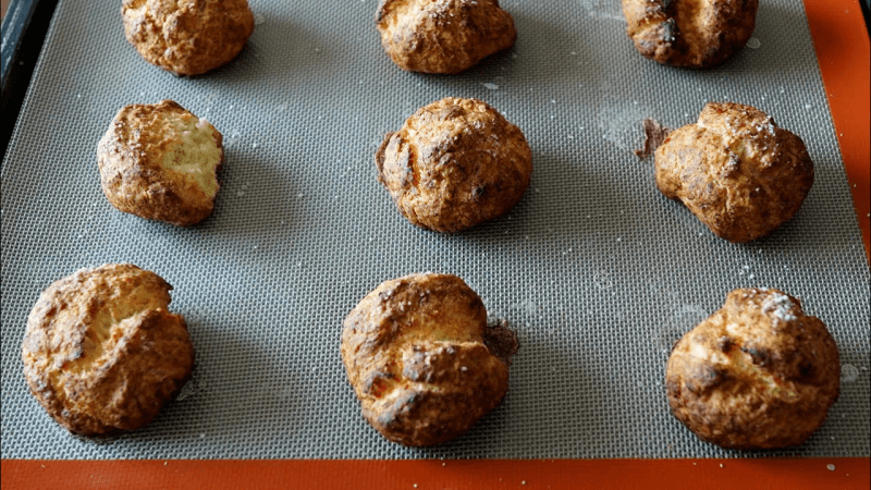 가온 베이커리 '라우겐 스콘' 만들기:베이킹소다편 Thumbnail