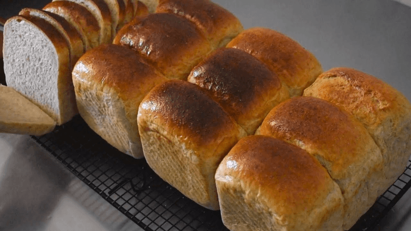 SUB) [호밀빵/통밀 식빵] 일주일에 한 번씩 만드는, 100번 이상 사용한 레시피. Thumbnail