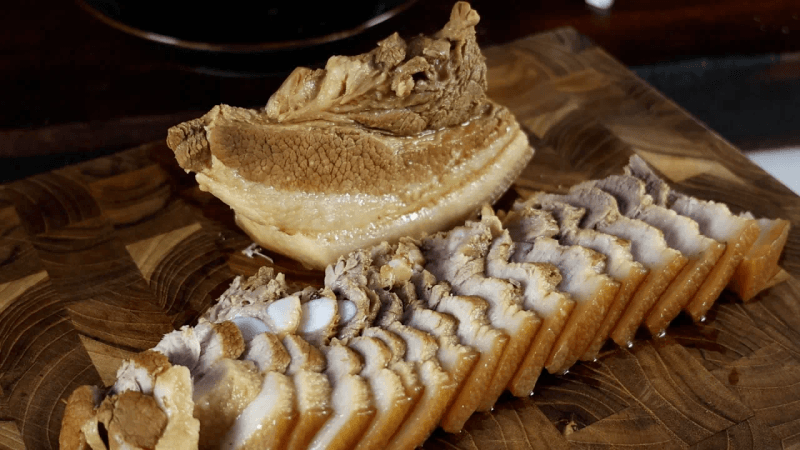 돼지고기 있으면 이렇게 만들어보세요😃 요즘 집 수육 반찬 만들기 뚝딱 레시피입니다 Thumbnail