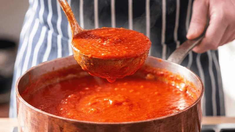 셰프들이 파스타 소스를 절대 사지 않는 이유 (마스터 토마토 소스 레시피) Thumbnail