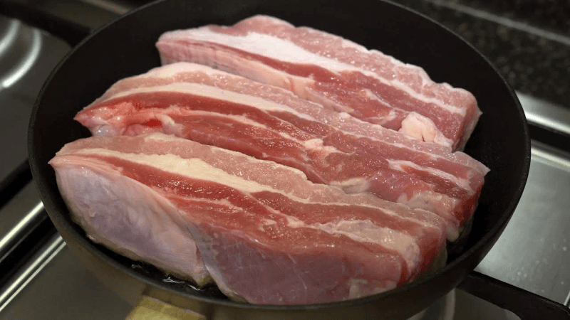 초간단 통삼겹 수육 만들기 Thumbnail