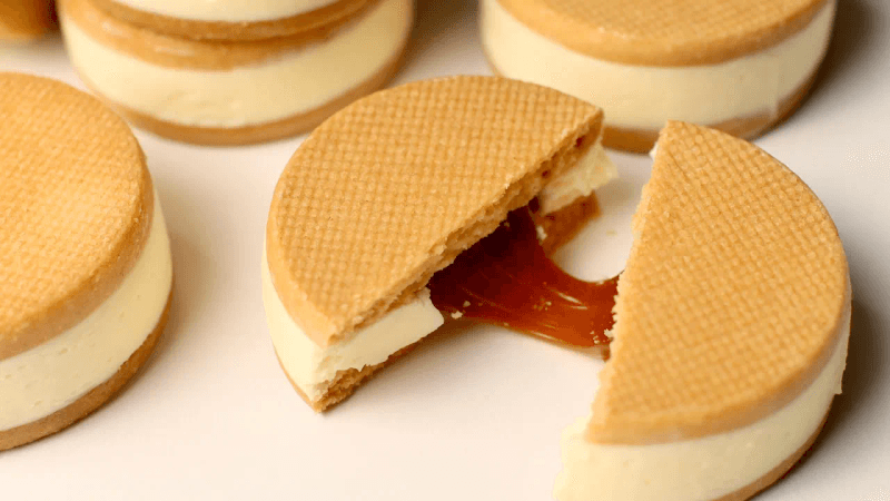 솔티드 카라멜 버터크림 샌드 쿠키 Thumbnail