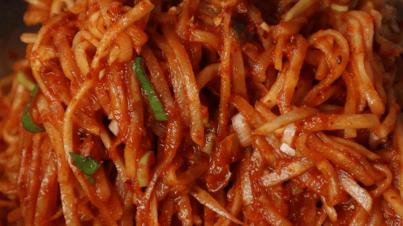 소금으로 절이지마세요! 함바집 무생채 정말 쉽게 알려드려요~ Thumbnail