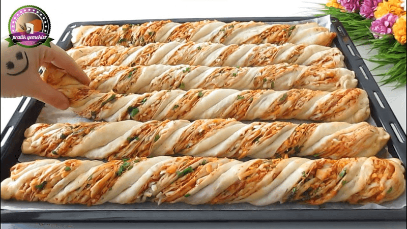 가장 맛있는 페이스트리 피자 레시피 (트위스트 피자) Thumbnail