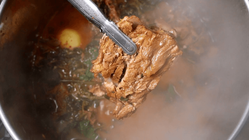 손님을 초대하고 초보도 요리 고수인척하기 딱 좋은 음식 '감자탕' Thumbnail