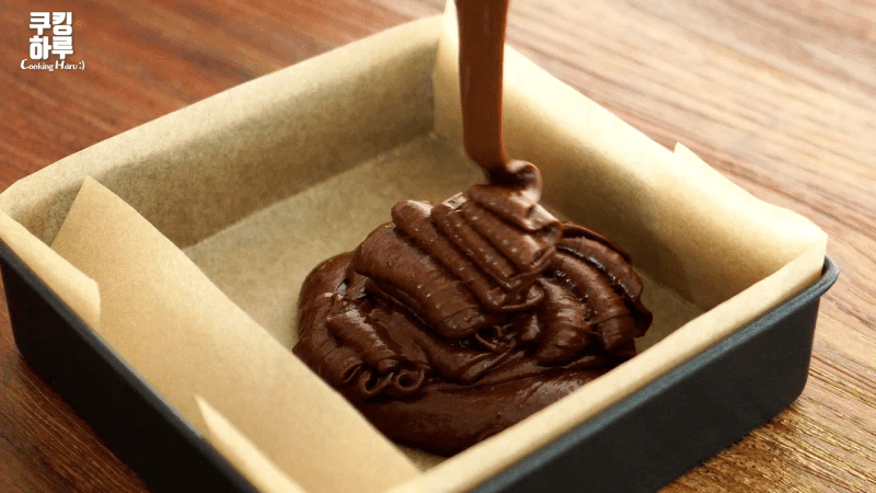 에어 프라이어로 만드는 놀라운 초콜릿 디저트!! 겉은 바삭 안은 퍼지!! 중독되는 맛! Thumbnail