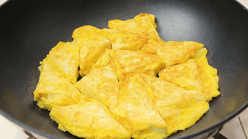 두부에 계란을 넣어 이렇게 드세요! 단백질 가득 영양 가득한 한끼가 완성됩니다👍💯 Thumbnail