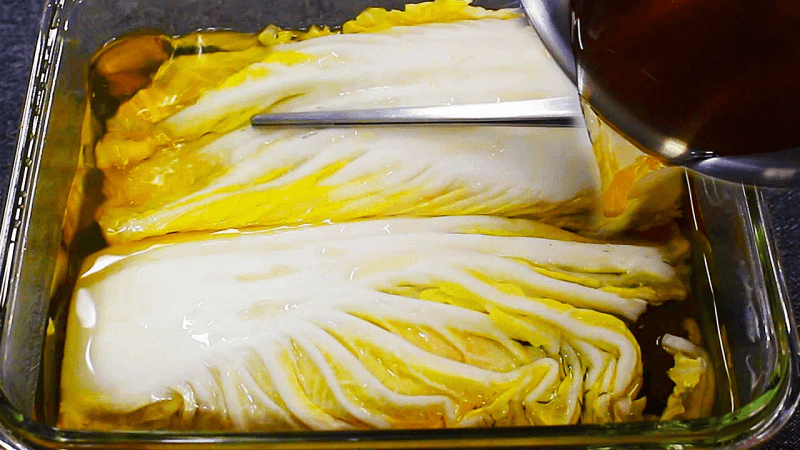 대박! 배추 잔뜩사서 달랑 이것만 부으면 가족들 난리납니다👍 Thumbnail