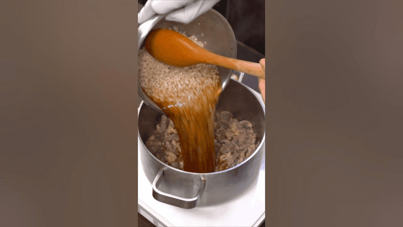 고기5:밥5 황금 비율 차돌박이 솥밥 Thumbnail