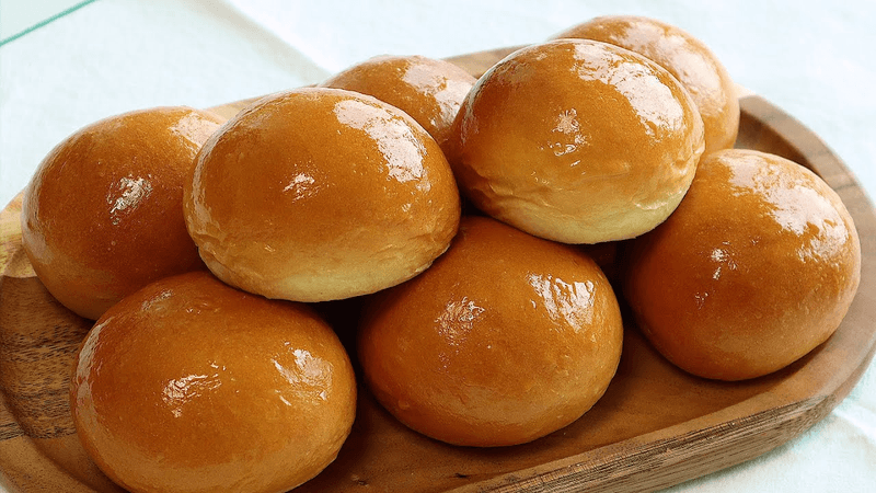 윤기 좌르르✨ 말랑말랑 우유 모닝빵 만들기! 종이컵계량, 초보도 가능 Thumbnail