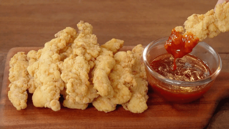 Pollo Estilo KFC con 2 Tipos de Salsas Thumbnail