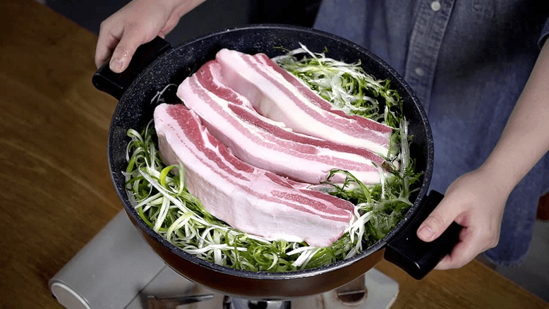 대파 1000g으로 통삼겹 튀기기 Thumbnail