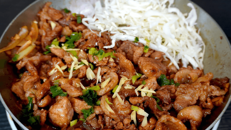 일본 남자들도 환장한다는 일본식 제육볶음 레시피 Thumbnail