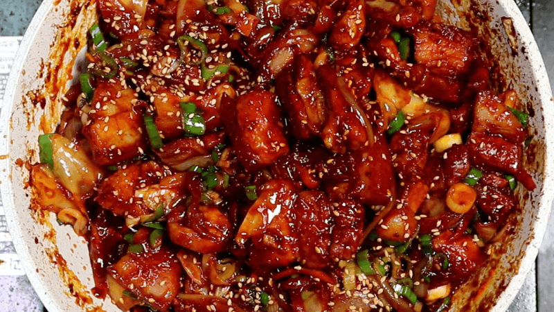 최다 요청 메뉴 '제육볶음' 레시피 진한 양념이 매력적인 기사식당 스타일로 Thumbnail