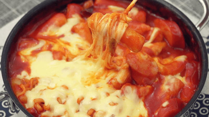 Tteokbokki de Queso hecho con Arroz Thumbnail
