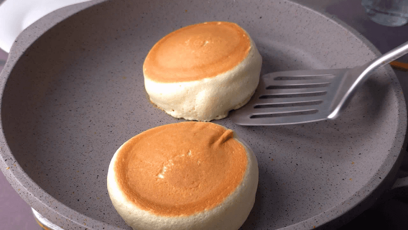 Fluffy Japanese Pancakes Thumbnail