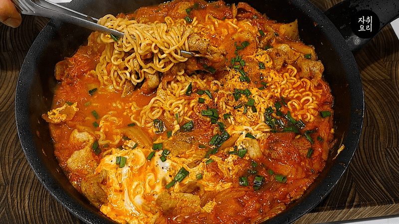 돼지김치나베 Thumbnail