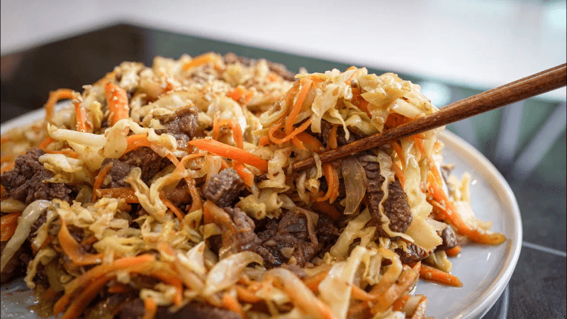 양배추 이제 그냥 볶지 말고 이렇게 만들어 보세요! 훨씬 맛있습니다 Thumbnail