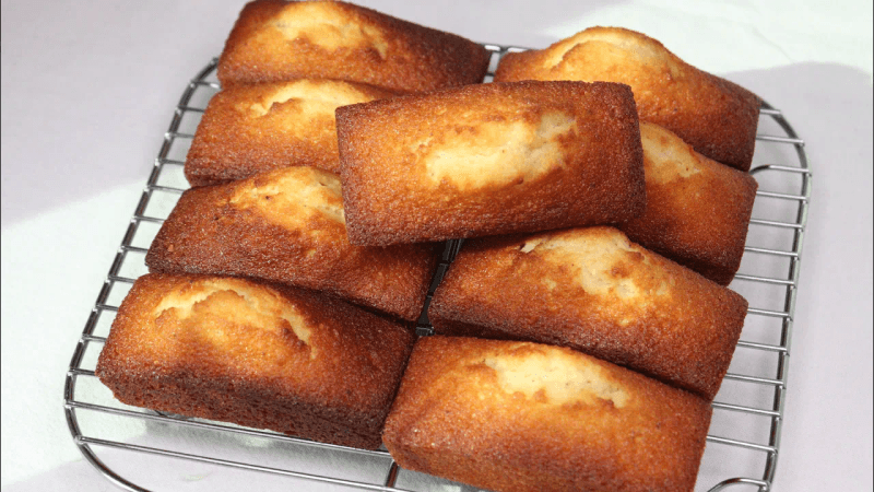 바삭하고 가벼운 기본 휘낭시에 Thumbnail