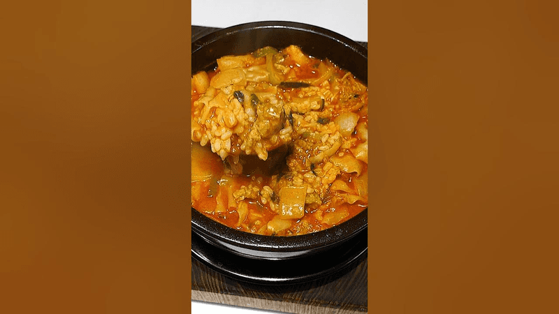 냉동실에 냉동 만두 있으면 지금 당장 꺼내야합니다. Thumbnail