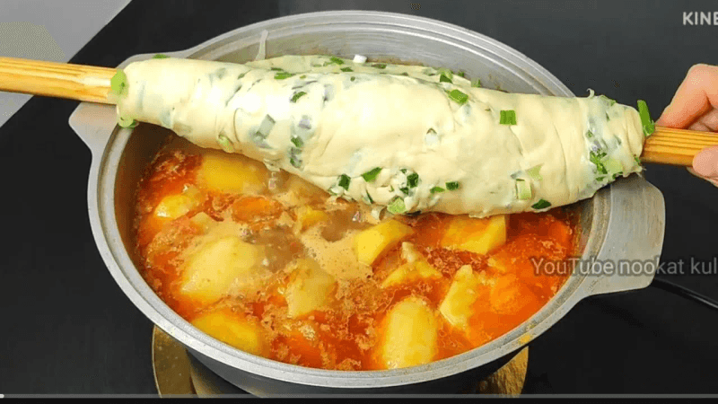 고기 감자 스튜와 양파빵 Thumbnail