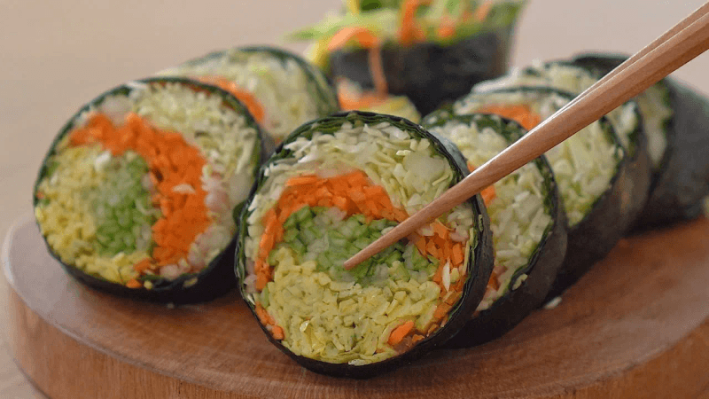 냉장고 속 애매한 재료 모아 이렇게 만들어 보세요✨ (절대 살 안찌는 김밥 · 명란감자 · 계란요리 총집합!) Thumbnail