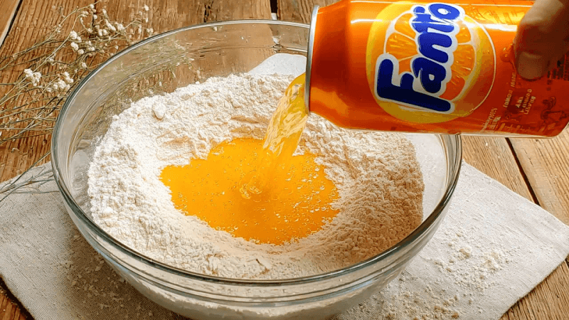 밀가루에 환타만 넣으면 빵 완성! 모든 제빵사가 숨기는 방법 Thumbnail