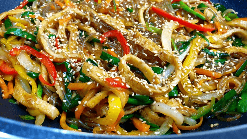 잡채는 이 방법이 최고입니다! 고기없어도 쫄깃쫄깃 어묵잡채 "이것" 넣어 매콤하고 정말 맛있어요 Thumbnail