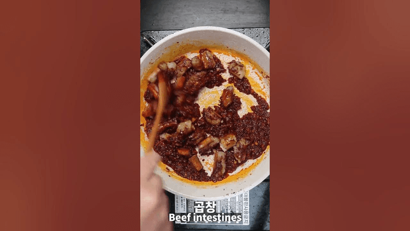 3일 동안 50만 원 쓰고 알아낸 곱창전골 레시피 Thumbnail
