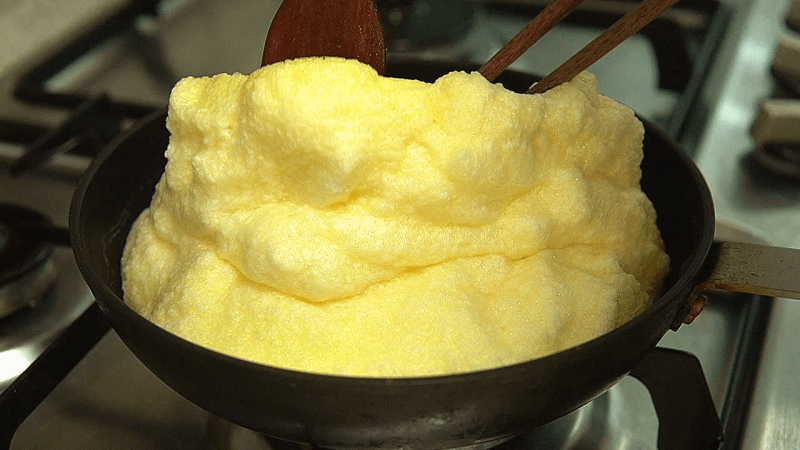 수플레 오믈렛과 달고나 커피 Thumbnail