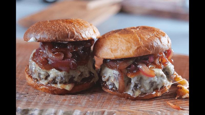 수제버거만들기 .... 양파를 이렇게 볶아 넣어 보세요. 그냥 끝내줌요. ^^ Thumbnail