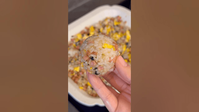 초간단 스팸 계란 주먹밥 Thumbnail