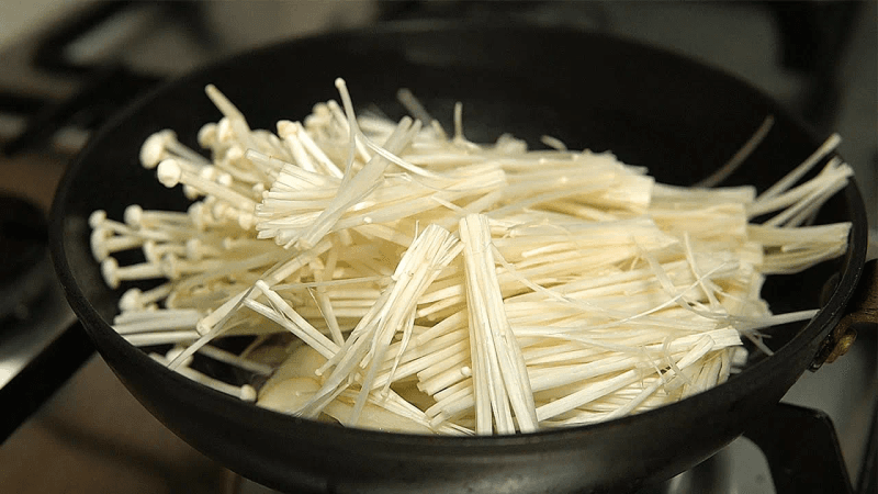 팽이버섯볶음 Thumbnail