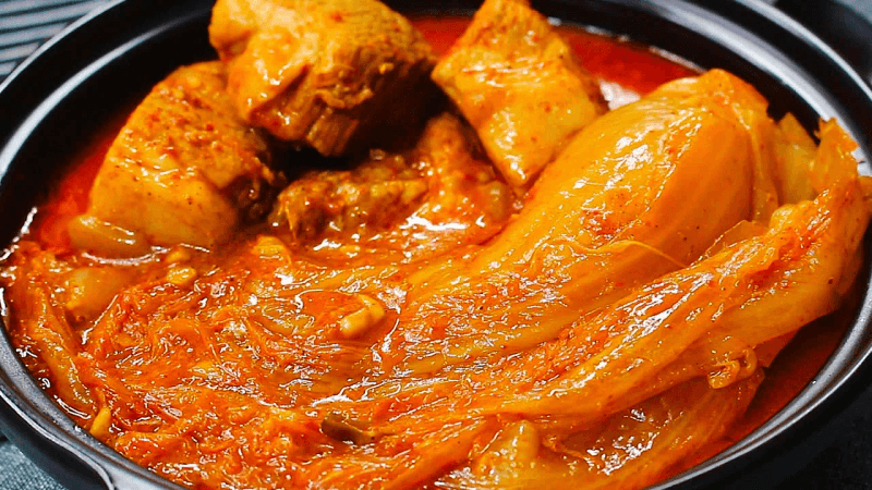 무조건 OOO 반컵 넣으세요! 평생 써먹는 대박집 김치찜 너무 맛있습니다 Thumbnail