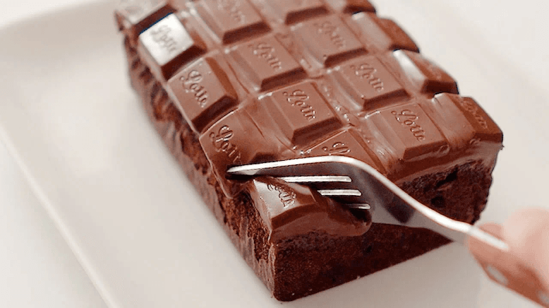 [초간단] 진짜 초콜릿 케이크! 섞으면 완성! Thumbnail