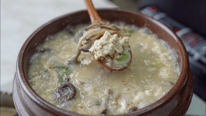 순두부 매번 얼큰하게만 만들지 말고 이렇게 만들어 주세요!! 들깨순두부탕 Thumbnail